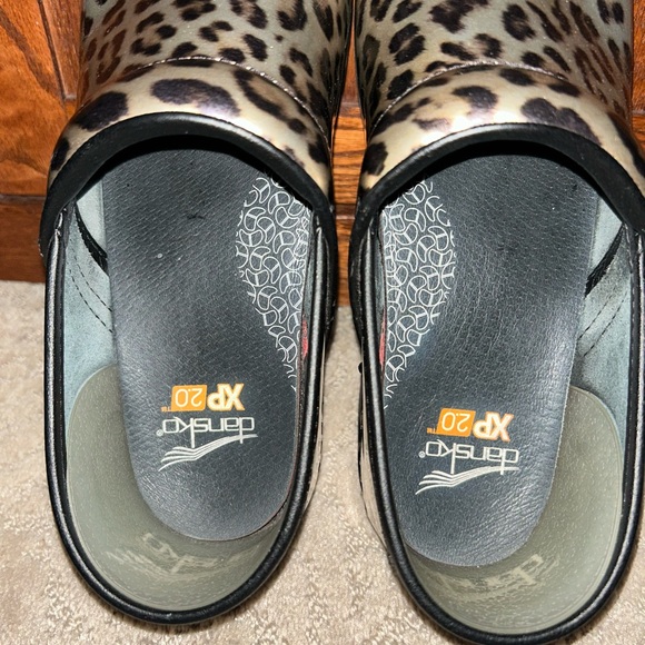 Dansko XP 20, size 41 leopard print clogs - Picture 4 of 6